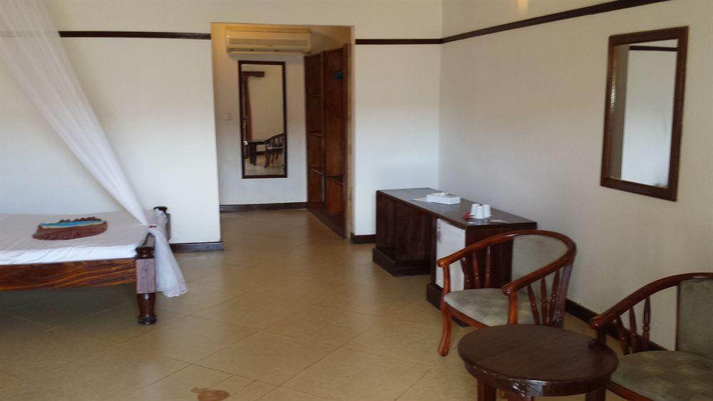 Baobab Beach Resort Нунгви Екстериор снимка