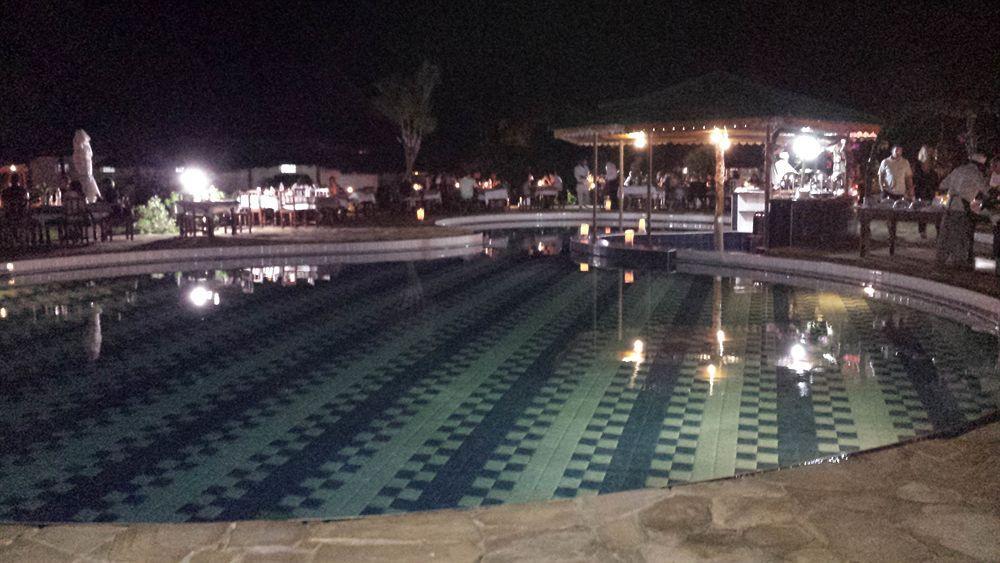 Baobab Beach Resort Нунгви Екстериор снимка